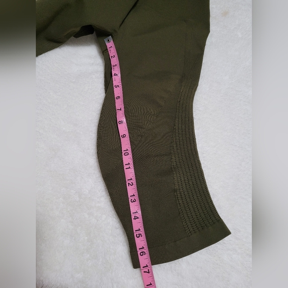 Lululemon Yoga Capri size 10 in Olive Green - Picture 4 of 7